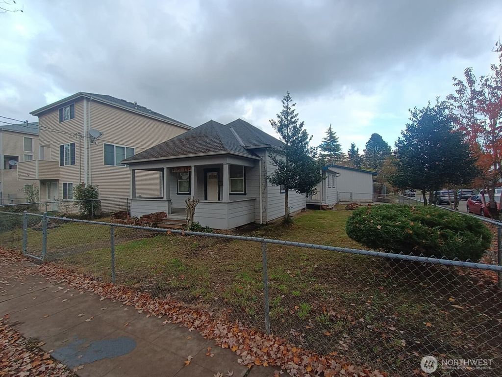 1922 15th Avenue S, Seattle, WA 98144
