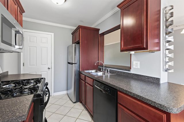 994 Cleveland Avenue S, Saint Paul, MN 55116