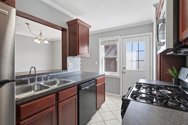 994 Cleveland Avenue S, Saint Paul, MN 55116