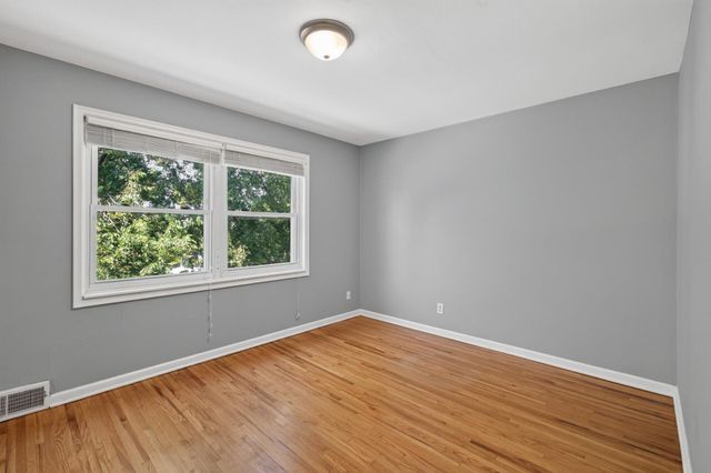 994 Cleveland Avenue S, Saint Paul, MN 55116