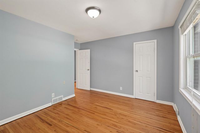 994 Cleveland Avenue S, Saint Paul, MN 55116