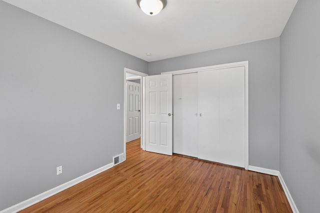 994 Cleveland Avenue S, Saint Paul, MN 55116