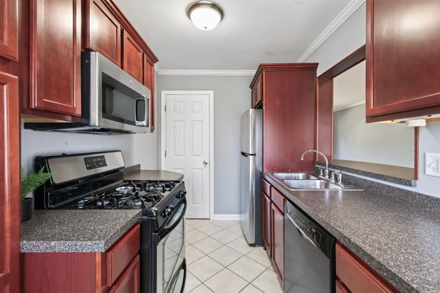 994 Cleveland Avenue S, Saint Paul, MN 55116