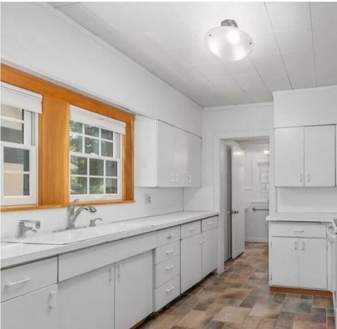 957 Maxwell Avenue Se, East Grand Rapids, MI 49506