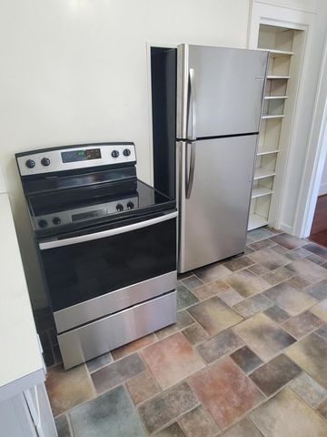 957 Maxwell Avenue Se, East Grand Rapids, MI 49506