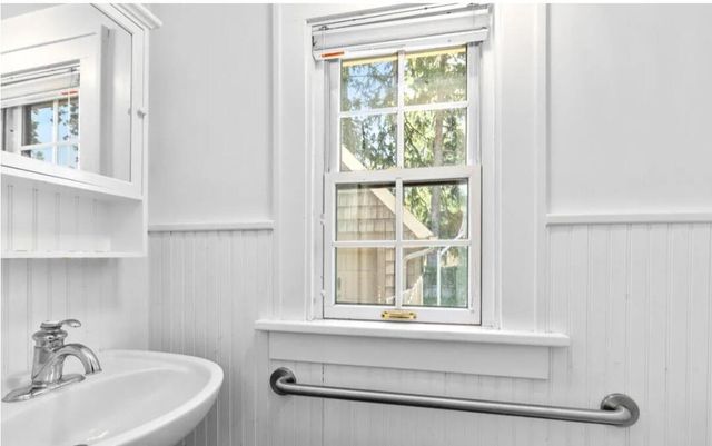 957 Maxwell Avenue Se, East Grand Rapids, MI 49506