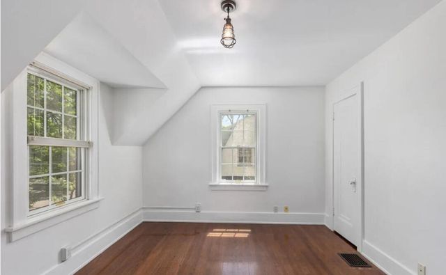 957 Maxwell Avenue Se, East Grand Rapids, MI 49506