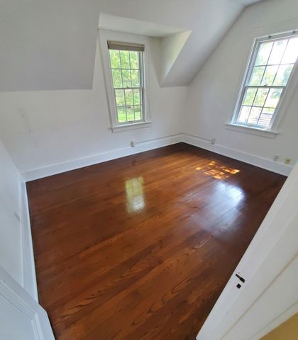 957 Maxwell Avenue Se, East Grand Rapids, MI 49506