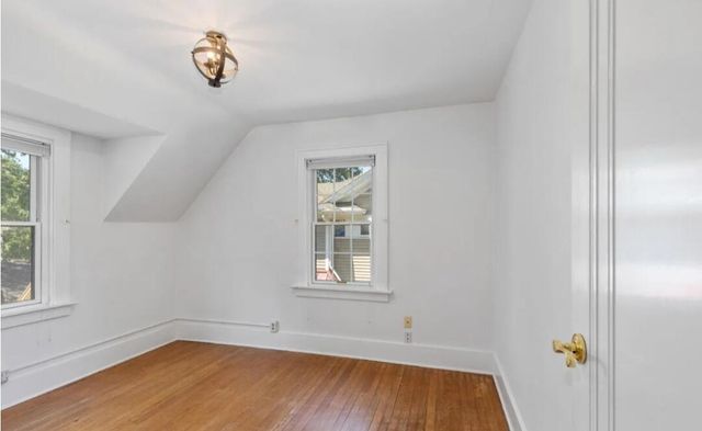 957 Maxwell Avenue Se, East Grand Rapids, MI 49506