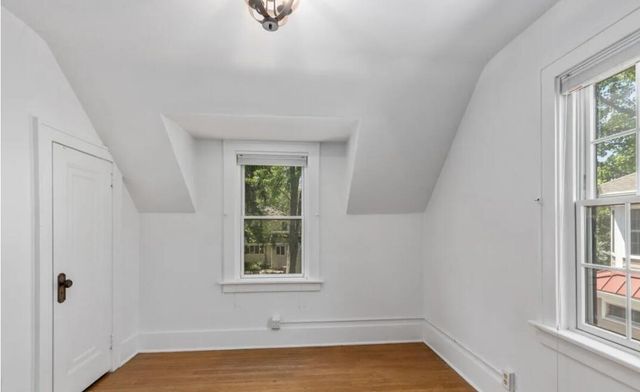 957 Maxwell Avenue Se, East Grand Rapids, MI 49506
