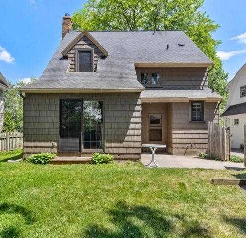 957 Maxwell Avenue Se, East Grand Rapids, MI 49506