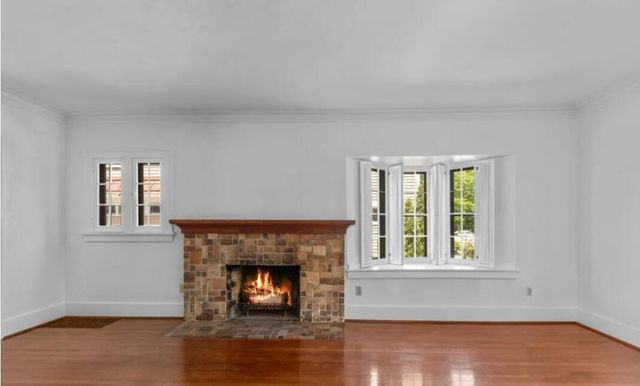957 Maxwell Avenue Se, East Grand Rapids, MI 49506