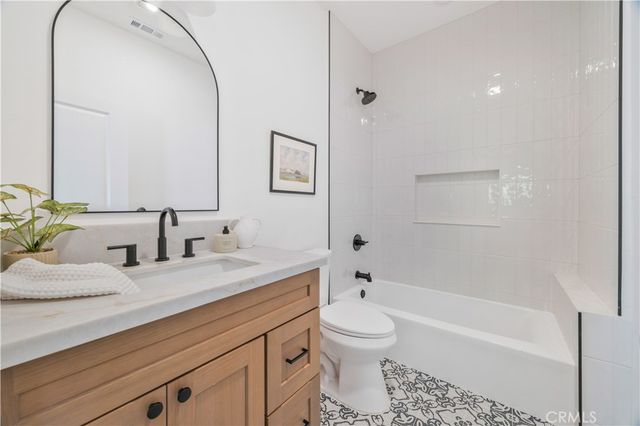 5670 Hub Street, Los Angeles, CA 90042