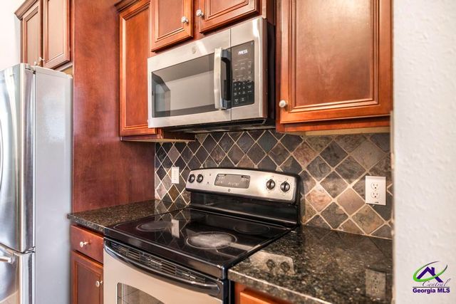 202 Greythorne Drive, Kathleen, GA 31047