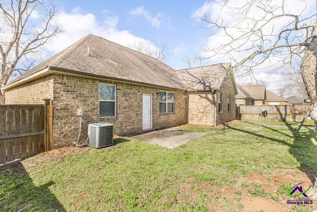 202 Greythorne Drive, Kathleen, GA 31047