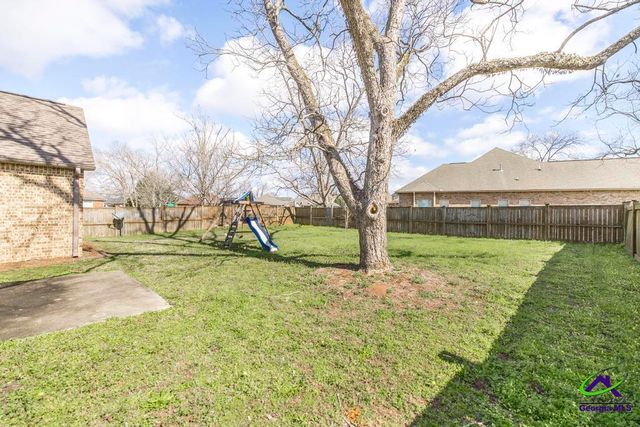 202 Greythorne Drive, Kathleen, GA 31047