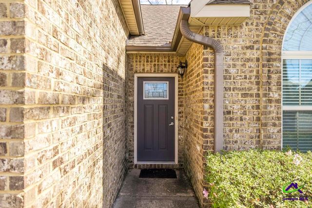 202 Greythorne Drive, Kathleen, GA 31047