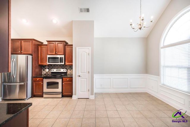 202 Greythorne Drive, Kathleen, GA 31047