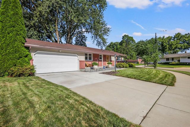 212 Major Way, Sun Prairie, WI 53590