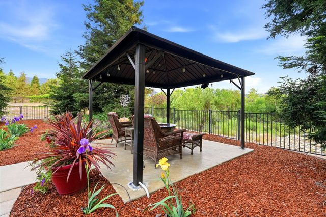 32815 Riverside Drive, Springville, CA 93265