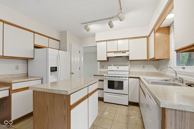 5635 Arabian Court, Indianapolis, IN 46228