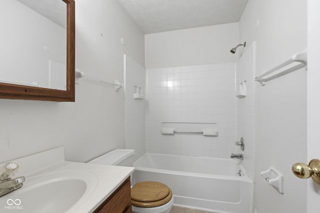 5635 Arabian Court, Indianapolis, IN 46228