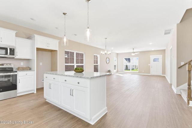 1146 Greens Dr, Simpsonville, KY 40067