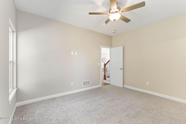 1146 Greens Dr, Simpsonville, KY 40067