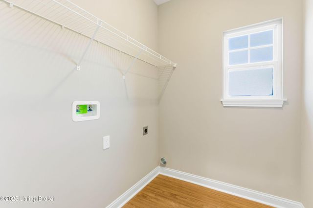 1146 Greens Dr, Simpsonville, KY 40067