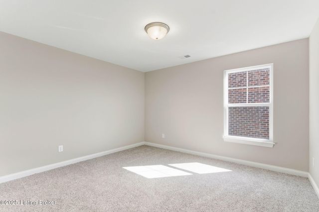 1146 Greens Dr, Simpsonville, KY 40067