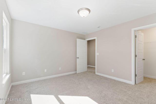 1146 Greens Dr, Simpsonville, KY 40067