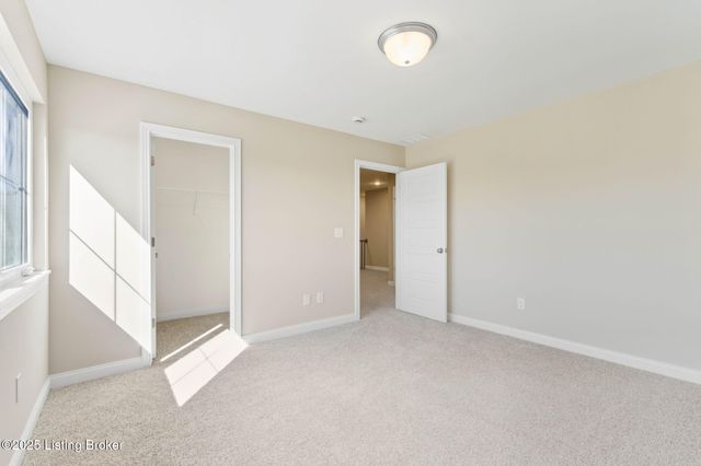 1146 Greens Dr, Simpsonville, KY 40067