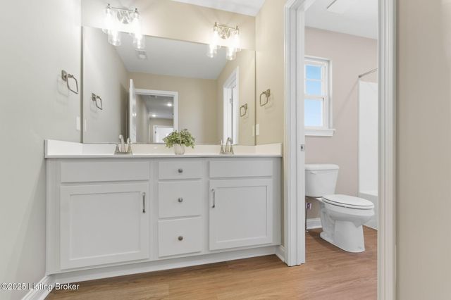 1146 Greens Dr, Simpsonville, KY 40067