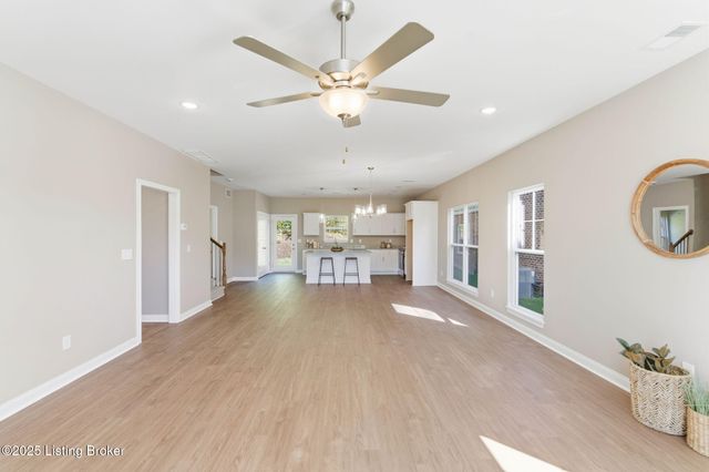 1146 Greens Dr, Simpsonville, KY 40067