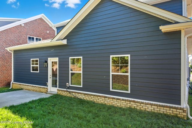 1146 Greens Dr, Simpsonville, KY 40067