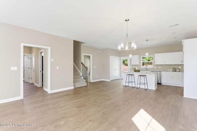 1146 Greens Dr, Simpsonville, KY 40067