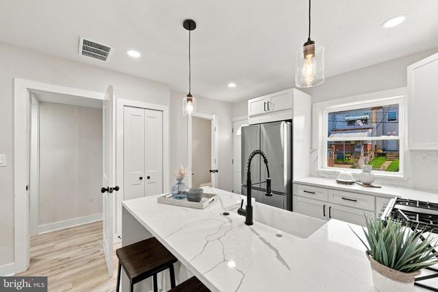 331 34TH PL NE, Washington, DC 20019