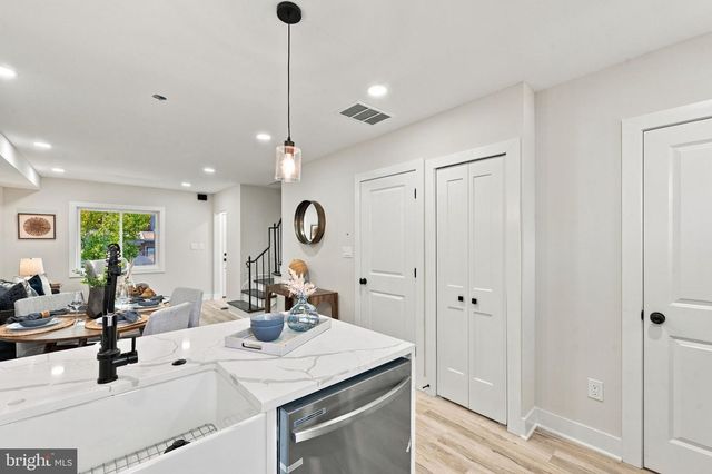 331 34TH PL NE, Washington, DC 20019