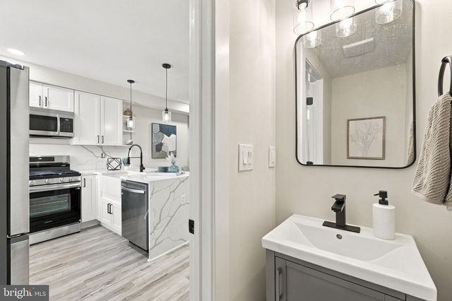 331 34TH PL NE, Washington, DC 20019