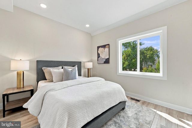 331 34TH PL NE, Washington, DC 20019