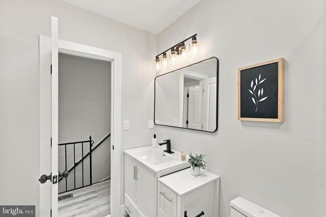 331 34TH PL NE, Washington, DC 20019