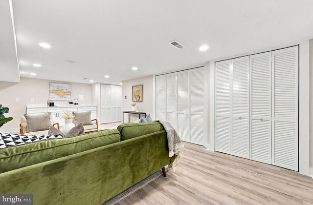 331 34TH PL NE, Washington, DC 20019