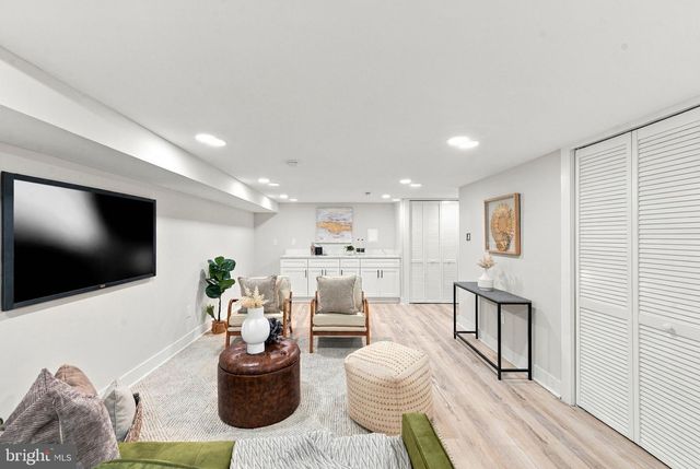 331 34TH PL NE, Washington, DC 20019