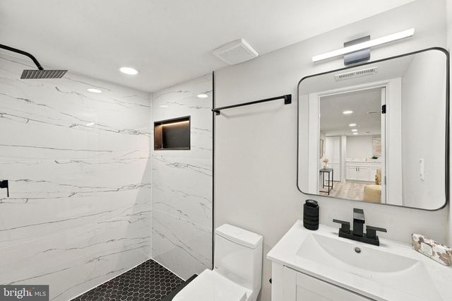 331 34TH PL NE, Washington, DC 20019