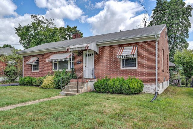 5219 Hearthstone RD NW, Roanoke, VA 24012