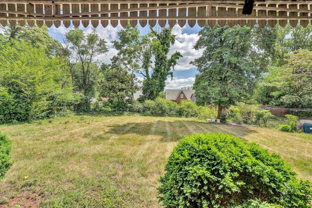 5219 Hearthstone RD NW, Roanoke, VA 24012