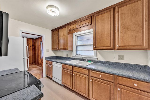 5219 Hearthstone RD NW, Roanoke, VA 24012