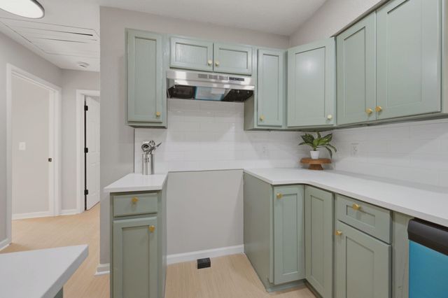 6639 N Kerman Dr, Park City, KS 67219