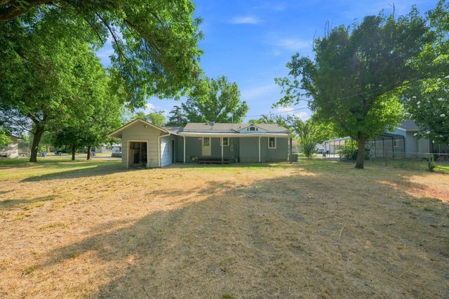 6639 N Kerman Dr, Park City, KS 67219