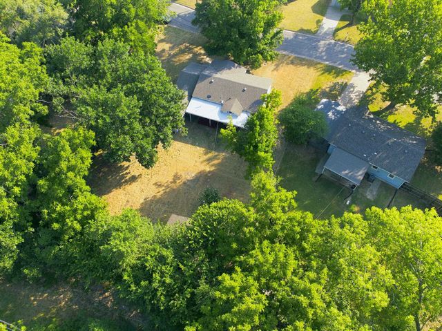6639 N Kerman Dr, Park City, KS 67219